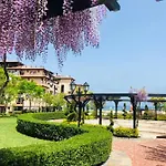 Oasis Club Апартаменты