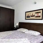 Oasis Club Apartman *