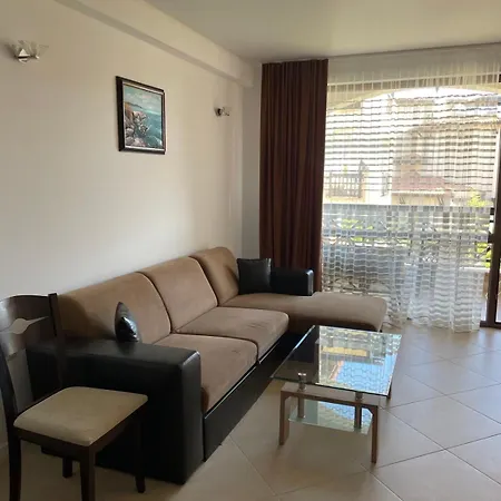 Oasis Club Apartment