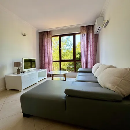 Oasis Club Apartment Lozenets