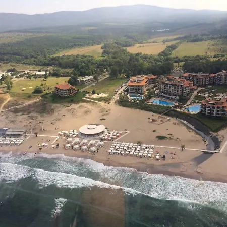 Oasis Club Apartment Lozenets